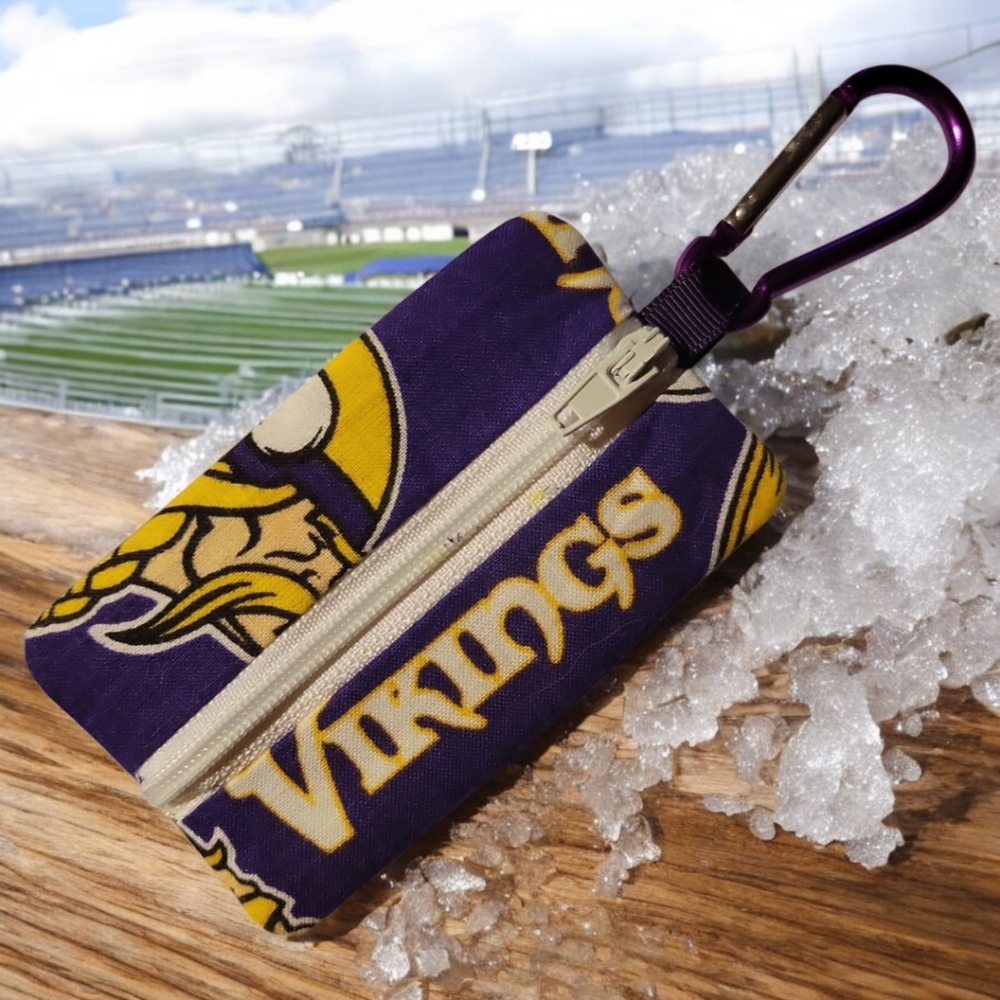 NFL Minnesota Vikings Football Zipper Keychain Coin Money Purse Pocket Stash Bag